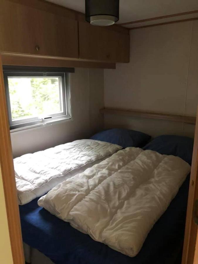 Chalet 4-5 Pers In Epe F16 Van Alle Gemakken Voorzien Max Aantal Volwassenen Is 4 Luaran gambar