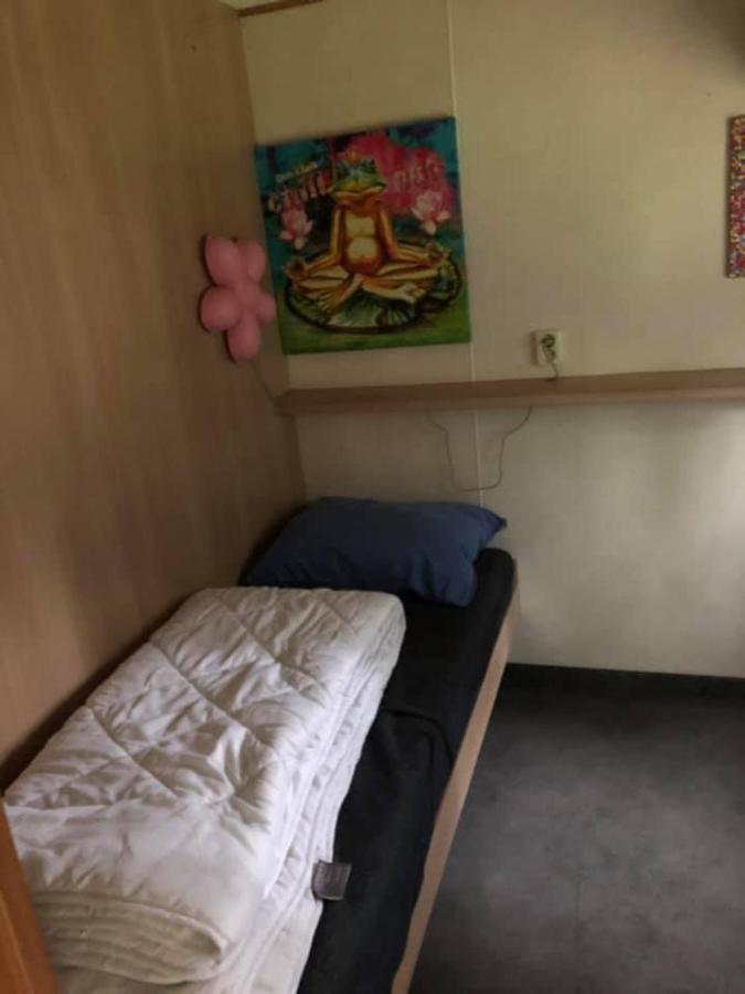 Chalet 4-5 Pers In Epe F16 Van Alle Gemakken Voorzien Max Aantal Volwassenen Is 4 Luaran gambar